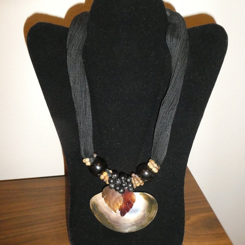 Beautiful Abalone Shell and Yarn Necklace-